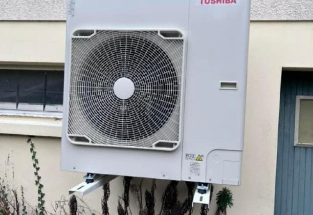 Pose pompe à chaleur Toshiba Estia 8kw Tri 